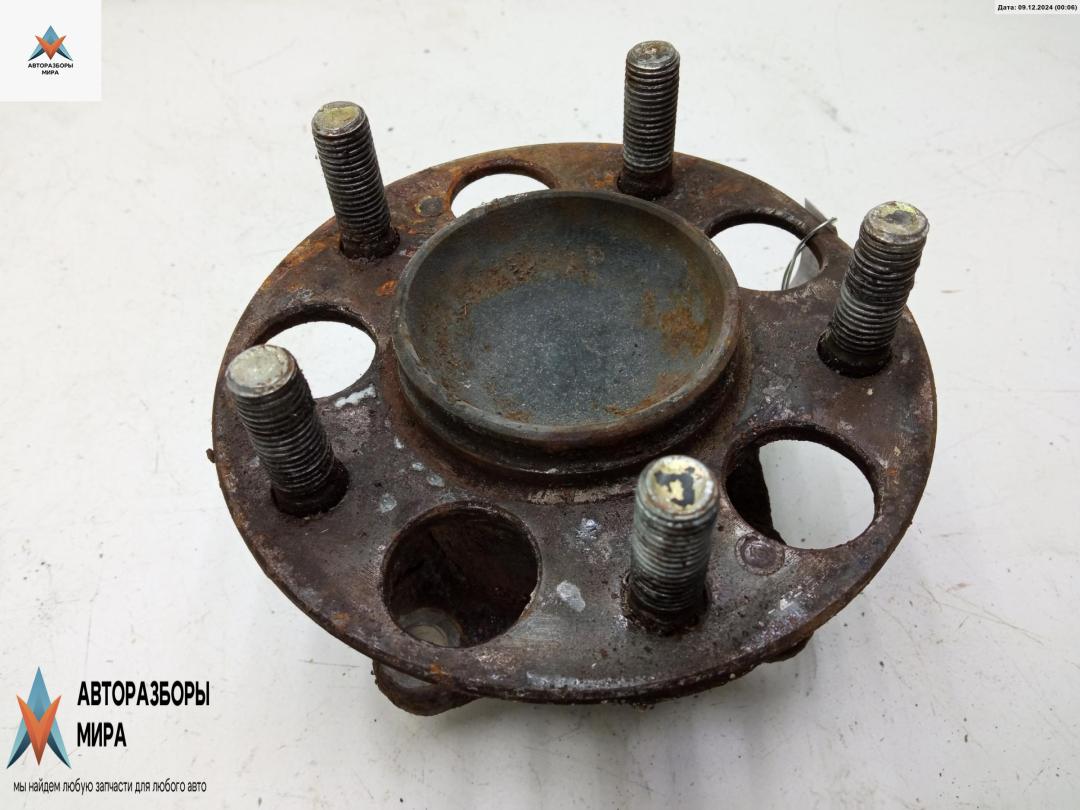 ступица задняя левая Mitsubishi Grandis 1 поколение 2004, 2.4 л., бензин, МКПП, чёрный, минивэн - фото №1