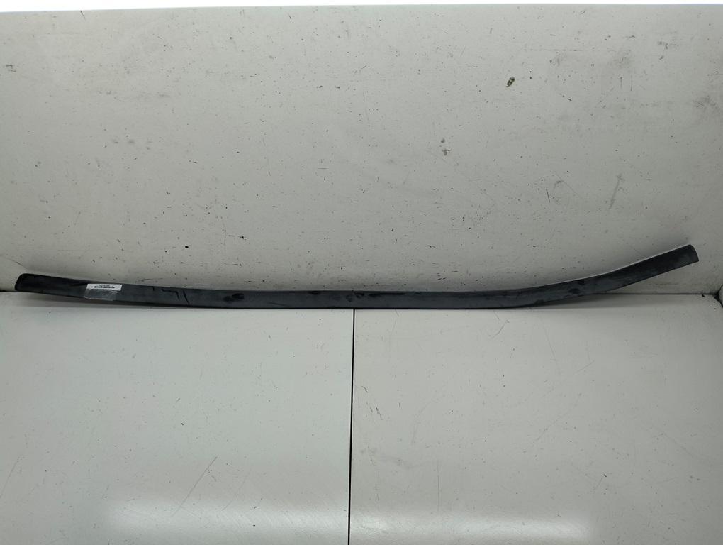 молдинг двери передней левой Volkswagen Passat B5 1998, 1.8 л., бензин, МКПП, серый, универсал, 3B0853515