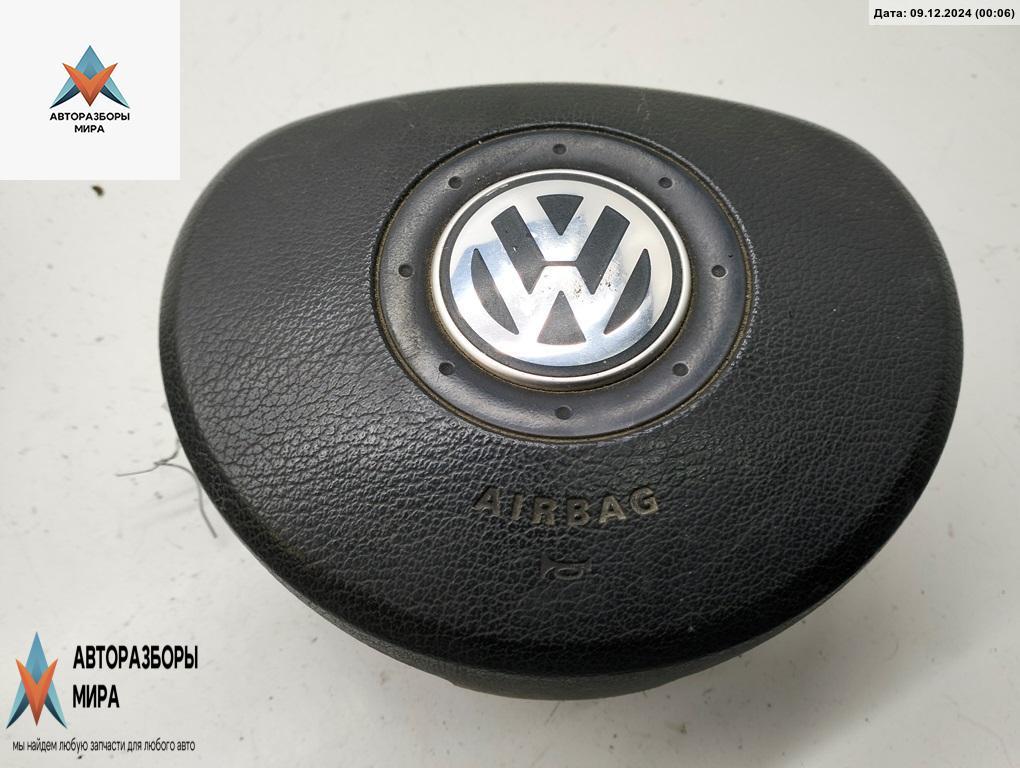 подушка безопасности водителя Volkswagen Polo 4 поколение 2004, 1.4 л., дизель, МКПП, чёрный, хетчбэк 5 дв., 1T0880201A - фото №1