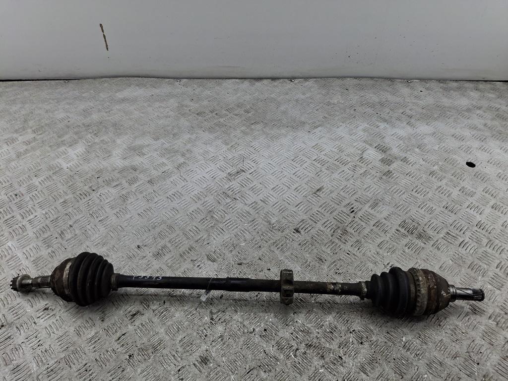 полуось передняя правая (приводной вал, ШРУС) Opel Zafira A 1999, 1.8 л., бензин, МКПП, серый, минивэн - фото №1