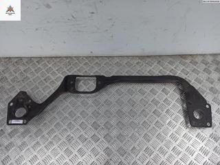 балка под радиатор Audi A4 B5 1997, 1.6 л., бензин, МКПП, зелёный, седан, 8D0805851