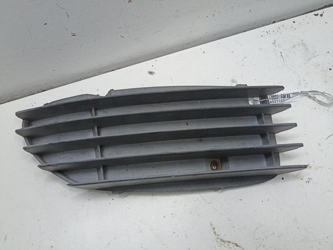 заглушка (решетка) в бампер Opel Omega B 1996, 2.0 л., бензин, МКПП, красный, седан, 90458187