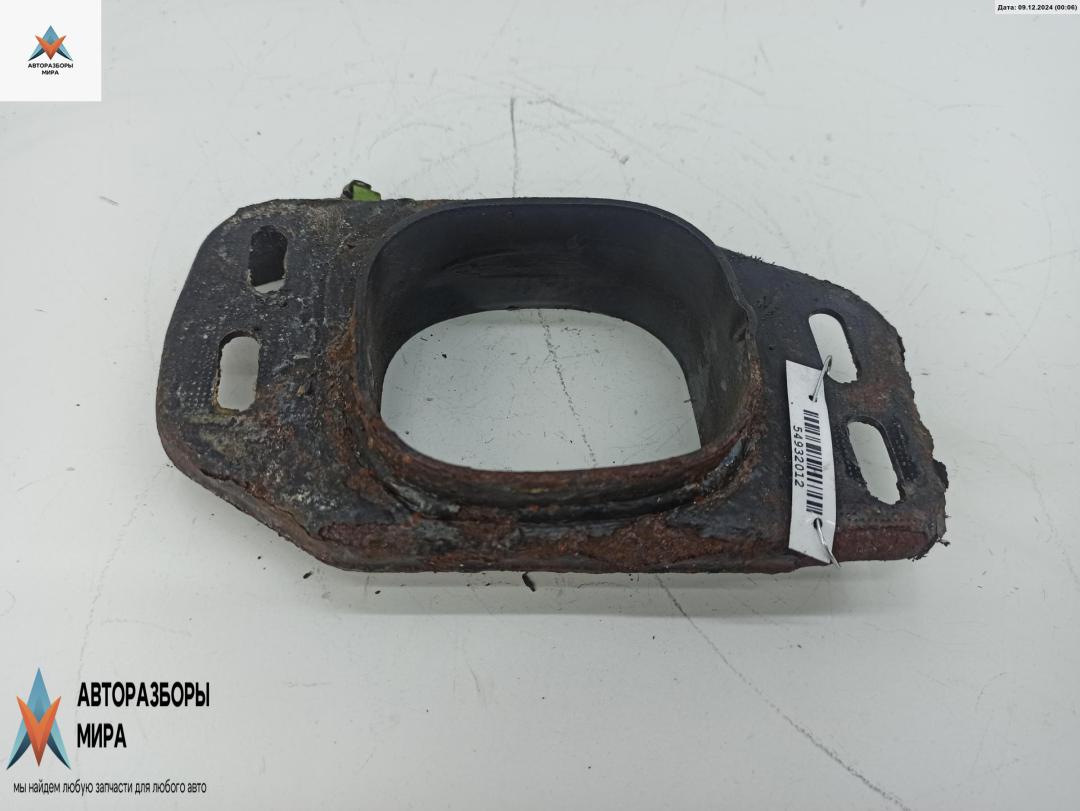 кронштейн (крепление) Audi A6 4B/C5 1998, 2.8 л., бензин, МКПП, серый, универсал, 8D0 - фото №1