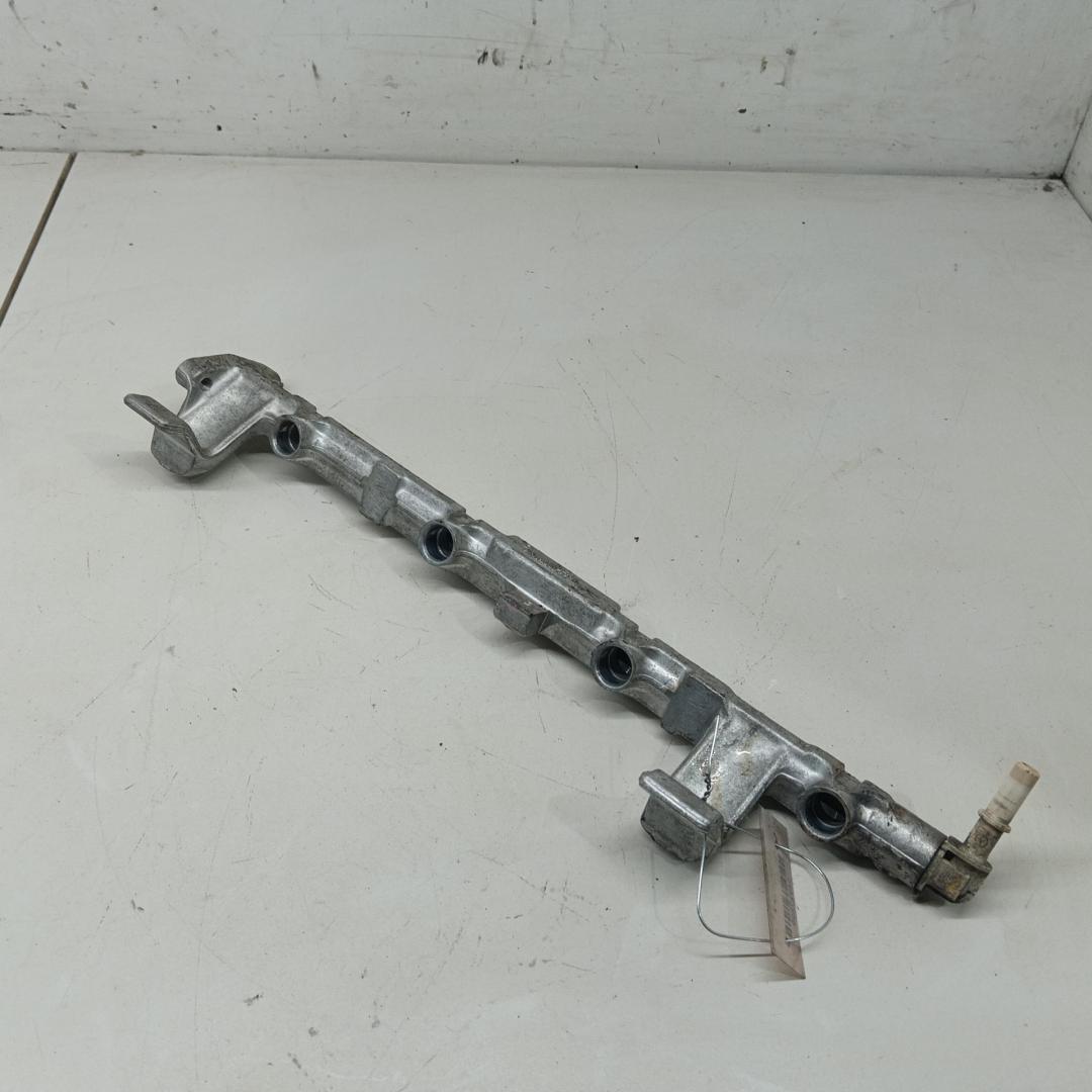 топливная рампа Ford Fiesta 2003, 1.3 л., бензин, МКПП, серый, хетчбэк 3 дв., 2N1U9H487AB