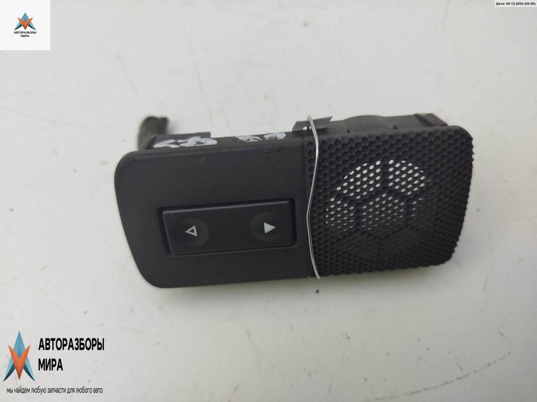 кнопка стеклоподъемника заднего левого Opel Vectra C 2004, 1.9 л., дизель, МКПП, серый, универсал, 24437646 - фото №1