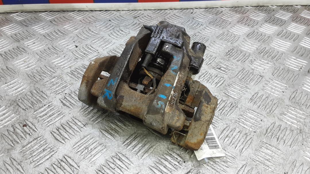 суппорт задний правый Mercedes-Benz M-Класс W164 2006, 3.0 л., D ML280 CDI, дизель, АКПП, внедорожник 5 дв. - фото №1