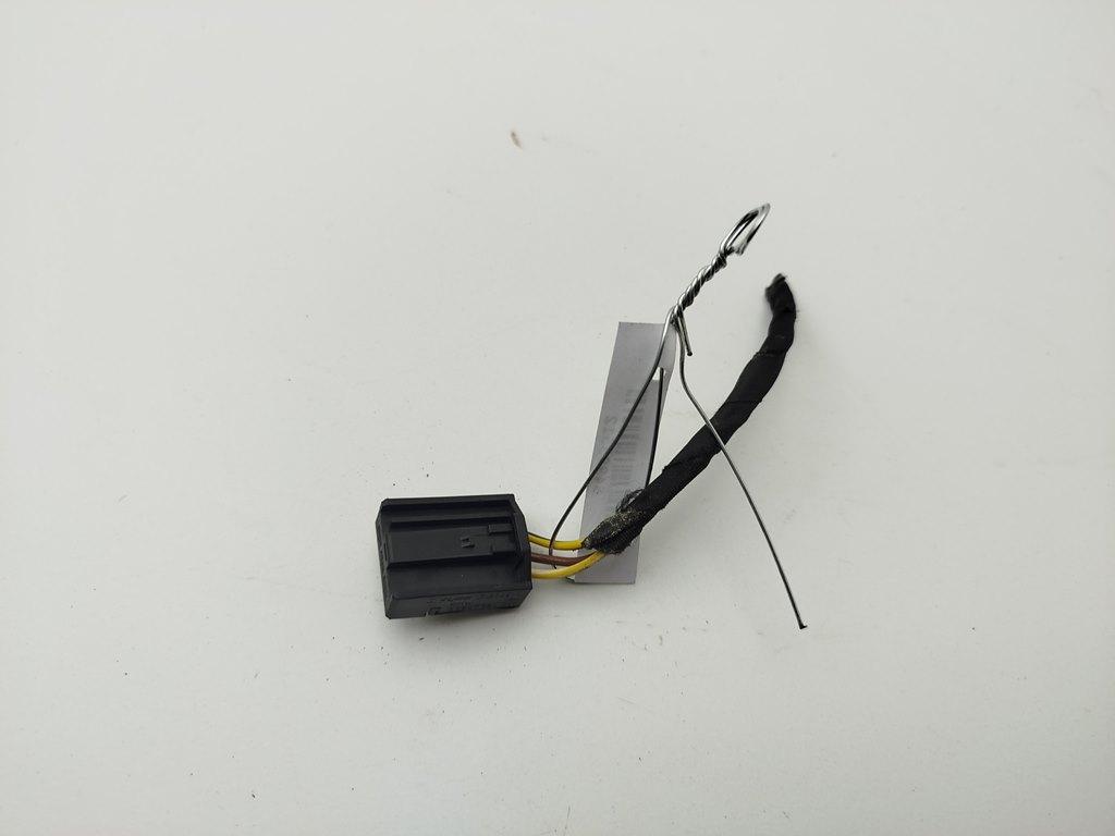 разъем (фишка) проводки BMW 5 E60/E61 2006, 2.5 л., дизель, МКПП, серый, универсал, 6984738