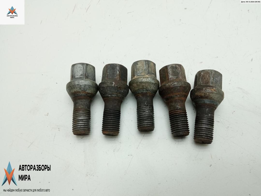 болт колесный Fiat Scudo 1 поколение 2000, 1.9 л., дизель, МКПП, белый, фургон - фото №1