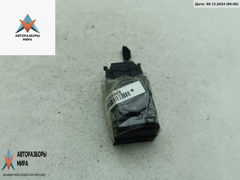 джойстик регулировки зеркал Volkswagen Passat B5 1998, 1.8 л., бензин, МКПП, синий, универсал - фото №1