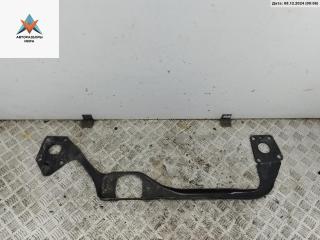 балка под радиатор Audi A4 B5 1995, 1.8 л., бензин, МКПП, красный, универсал