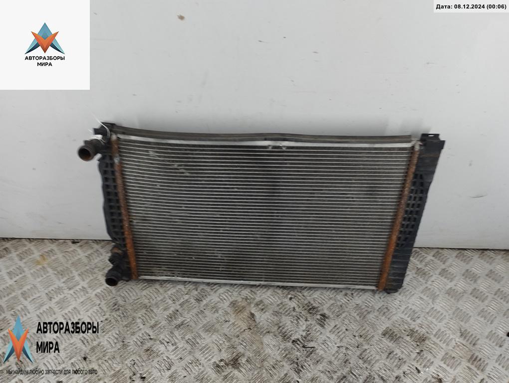 радиатор охлаждения Audi A4 B5 1995, 1.8 л., бензин, МКПП, красный, универсал, PA66GF30 - фото №1