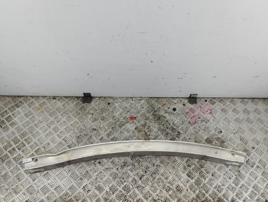 усилитель бампера переднего Audi A3 8L 1998, 1.9 л., дизель, МКПП, чёрный, хетчбэк 3 дв. - фото №1