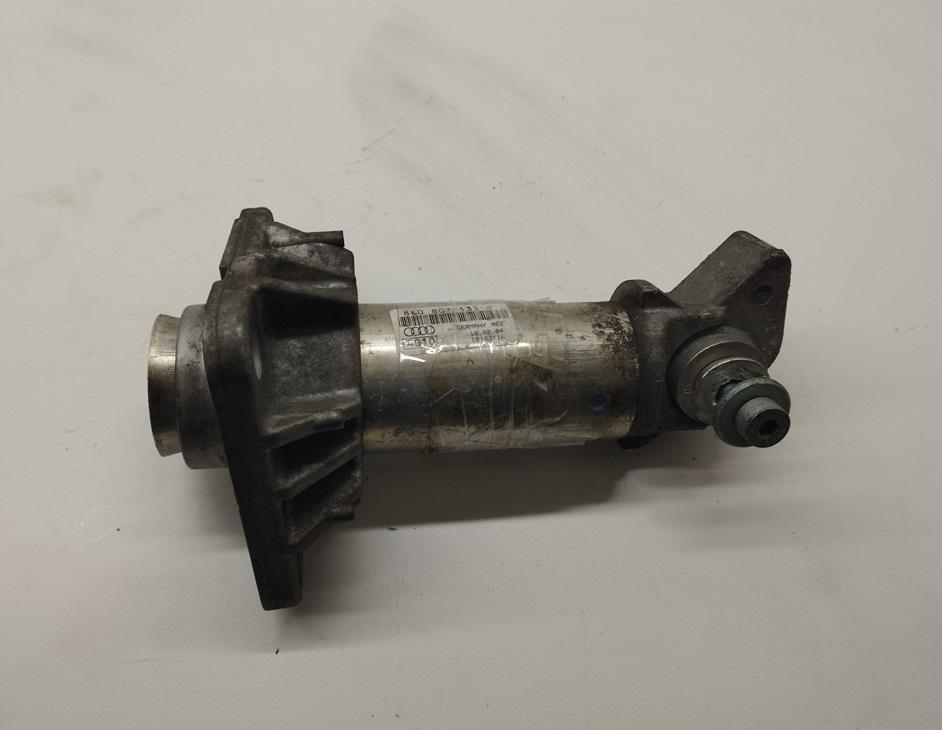 кронштейн переднего бампера Audi A4 B6 2004, 2.0 л., бензин, МКПП, серый, седан, 8E0807133B - фото №1