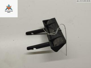 ручка крышки багажника Audi A4 B5 1995, красный, универсал, 8D9827778