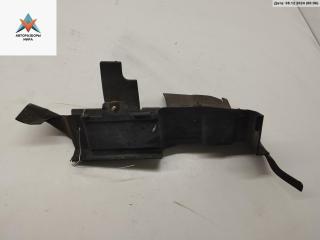 диффузор вентилятора Audi A4 B5 1996, 1.8 л., бензин, МКПП, зелёный, универсал, 8D0121284B