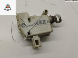 активатор замка багажника Audi A6 4B/C5 2000, 2.5 л., дизель, МКПП, чёрный, универсал, 3B0862159A