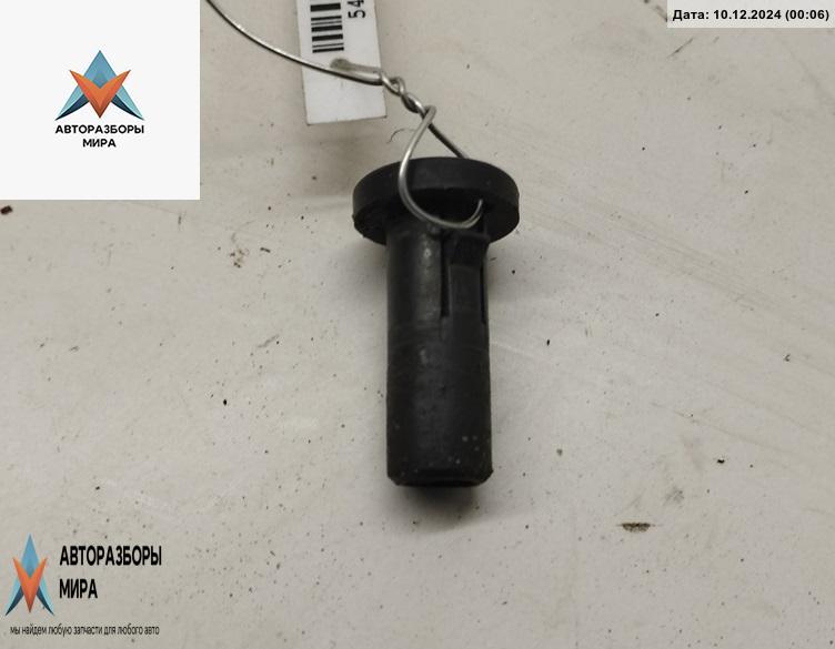 кронштейн радиатора Audi A4 B5 1995, 1.8 л., бензин, МКПП, красный, универсал, 8D0121200 - фото №1