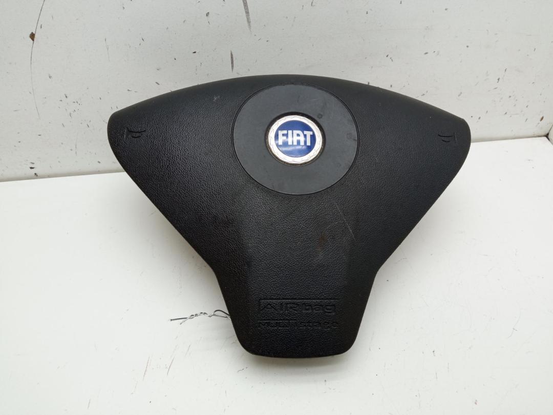 подушка безопасности водителя Fiat Stilo 2003, 1.6 л., бензин, МКПП, серый, хетчбэк 5 дв., 735317551