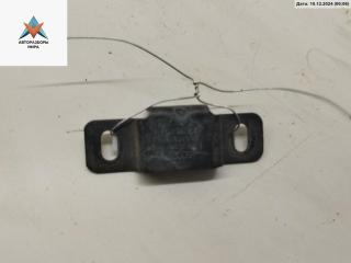 кронштейн радиатора Audi A4 B5 1997, 1.8 л., бензин, АКПП, красный, седан, 4D0260427