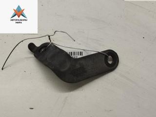 кронштейн (крепление) Audi A4 B5 [рестайлинг] 1999, 1.8 л., бензин, АКПП, серый, седан, 8D0951229G