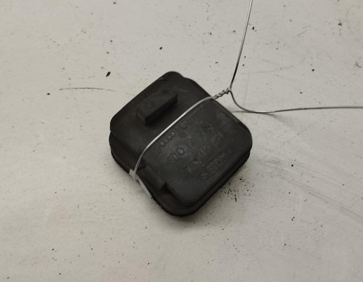кронштейн радиатора Audi A4 B5 1999, 1.8 л., бензин, АКПП, серый, седан, 8D0121276
