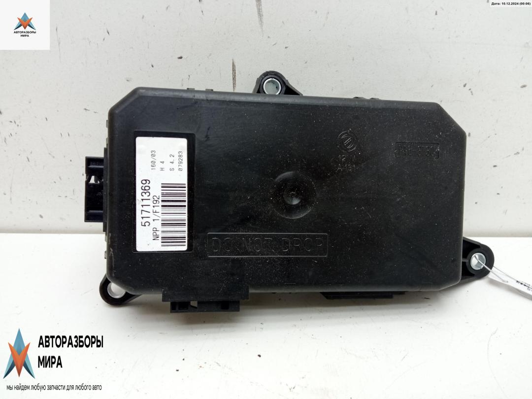 модуль управления двери Fiat Stilo 1 поколение 2003, 1.6 л., бензин, МКПП, серый, хетчбэк 5 дв., 51711369 - фото №1