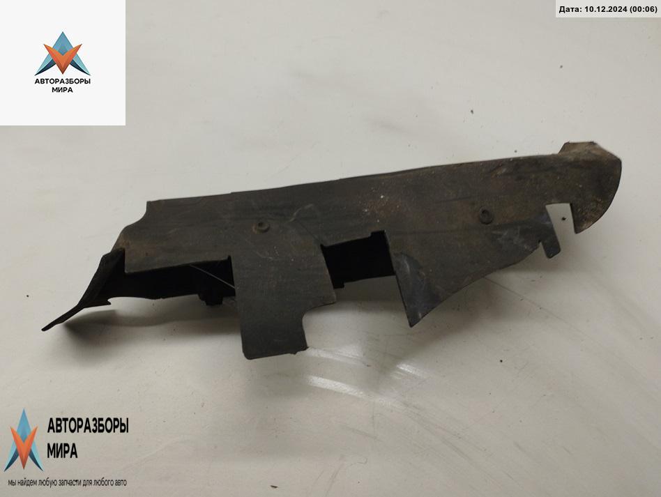 диффузор вентилятора Audi A4 B5 1997, 1.8 л., бензин, АКПП, красный, седан, 8D0121284B - фото №1