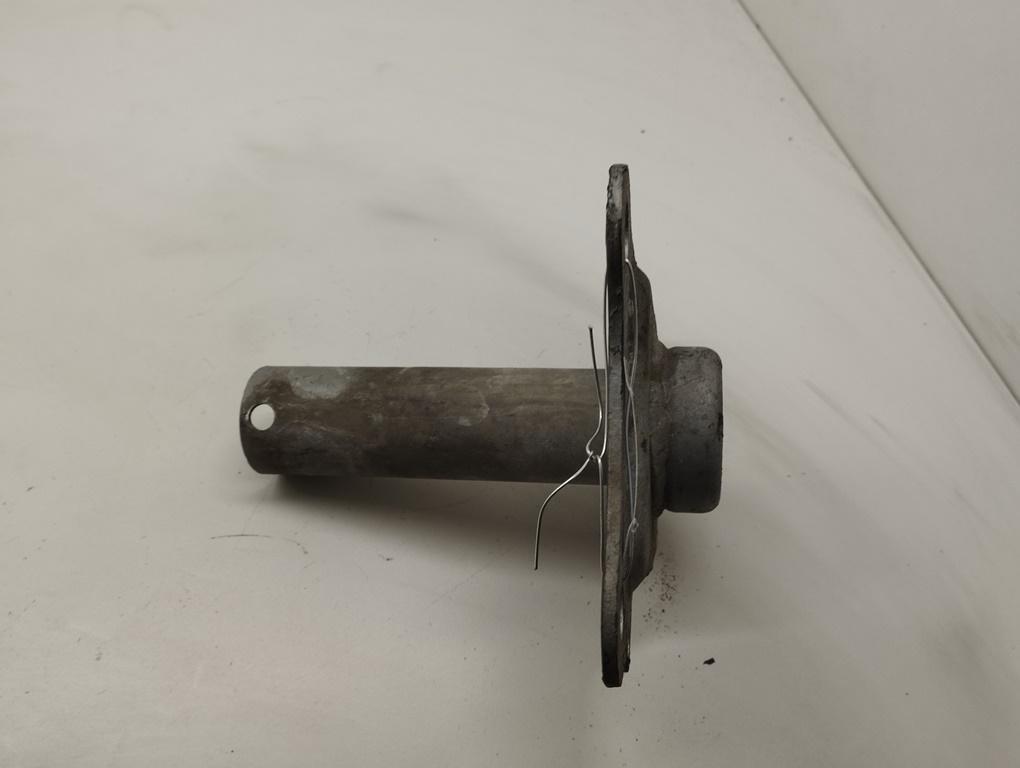 кронштейн переднего бампера Audi A3 8L 1998, 1.9 л., дизель, МКПП, чёрный, хетчбэк 3 дв., 8L0807133A