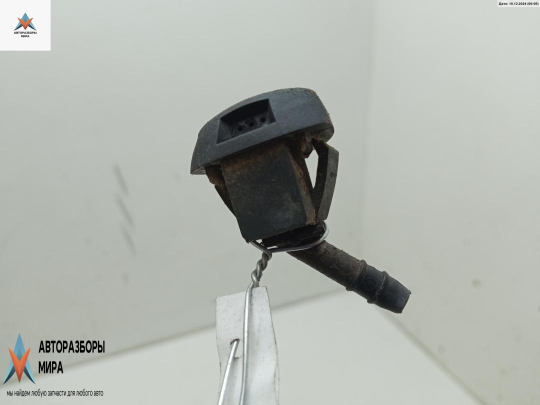 форсунка омывателя лобового стекла Fiat Stilo 1 поколение 2003, 1.6 л., бензин, МКПП, серый, хетчбэк 5 дв. - фото №1