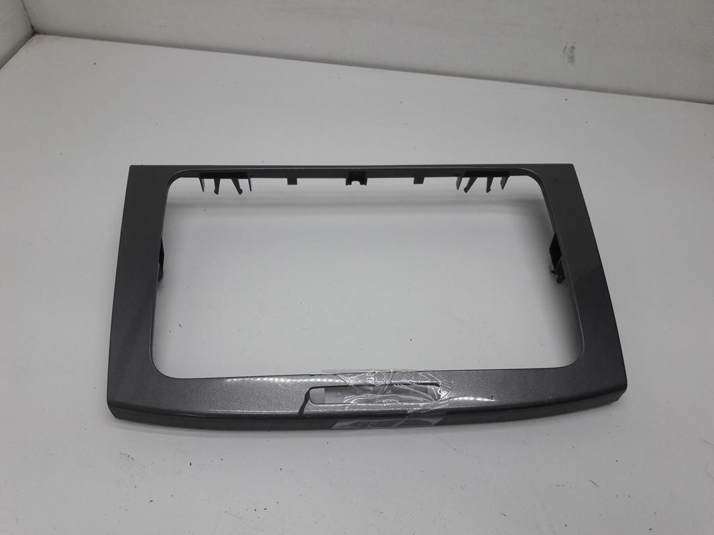 пластик Volkswagen Passat B6 2007, 1.9 л., дизель, МКПП, серый, универсал, 3C0858069AC