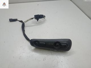 кнопка стеклоподъемника переднего правого Opel Omega B 1996, 2.0 л., бензин, МКПП, красный, седан, 90438545