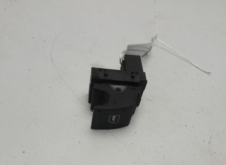 кнопка стеклоподъемника переднего правого Volkswagen Passat B6 2007, 2.0 л., дизель, МКПП, чёрный, универсал, 3C