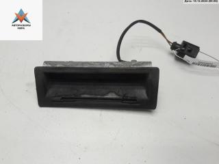 кнопка открытия багажника Volkswagen Golf 4 поколение 1999, 1.4 л., бензин, МКПП, синий, универсал, 1J0827566B