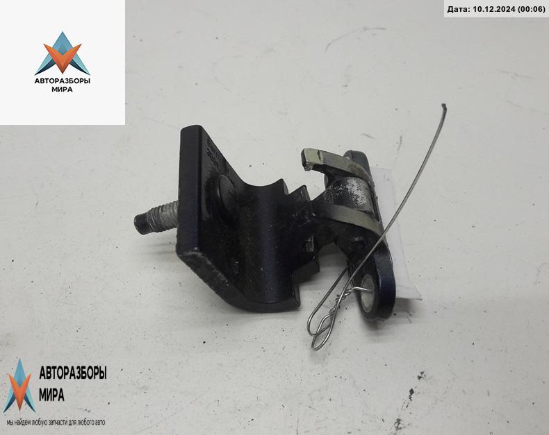 петля крышки багажника Volkswagen Passat B5 1999, синий, универсал, 3B9827301D - фото №1