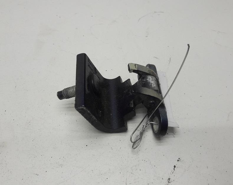 петля крышки багажника Volkswagen Passat B5 1999, синий, универсал, 3B9827301D