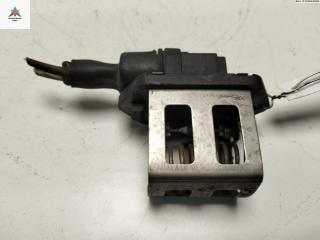 блок управления вентилятором (реле) Renault Megane 1 поколение 1996, 2.0 л., бензин, МКПП, синий, купе, 7700432779