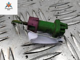 разъем (фишка) проводки Volkswagen Passat B5 1998, 1.6 л., бензин, МКПП, красный, универсал, 813972641