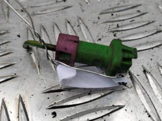 разъем (фишка) проводки Volkswagen Passat B5 1998, 1.6 л., бензин, МКПП, красный, универсал, 813972641