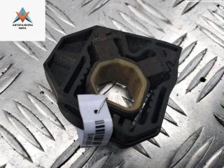 кронштейн радиатора Volkswagen Caddy 3 поколение 2006, 2.0 л., бензин, МКПП, красный, фургон, 1K0121867G