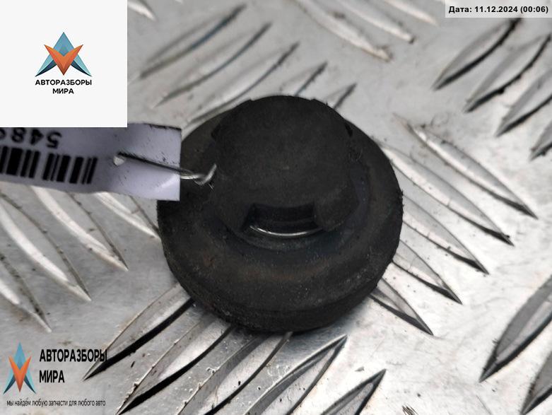 кронштейн радиатора Volkswagen Passat B5 1998, 1.8 л., бензин, МКПП, зелёный, универсал - фото №1