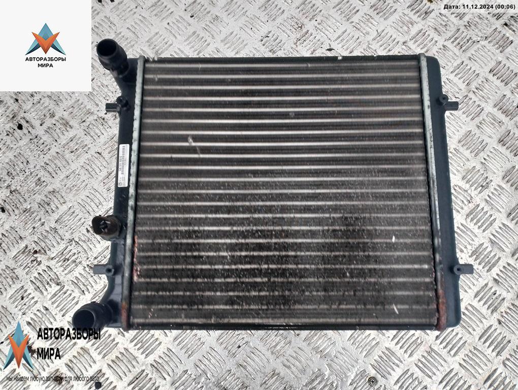 радиатор охлаждения Volkswagen Golf 4 поколение 2000, 1.4 л., бензин, МКПП, красный, хетчбэк 5 дв., 1J0121253G - фото №1