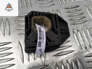 кронштейн радиатора Volkswagen Passat B6 2006, 2.0 л., дизель, МКПП, серый, универсал, 1K0121367D