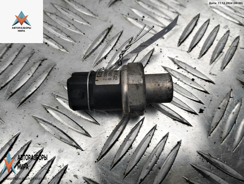 датчик кондиционера Volkswagen Passat B5 1998, 1.8 л., бензин, МКПП, синий, универсал, 8D0959482B - фото №1