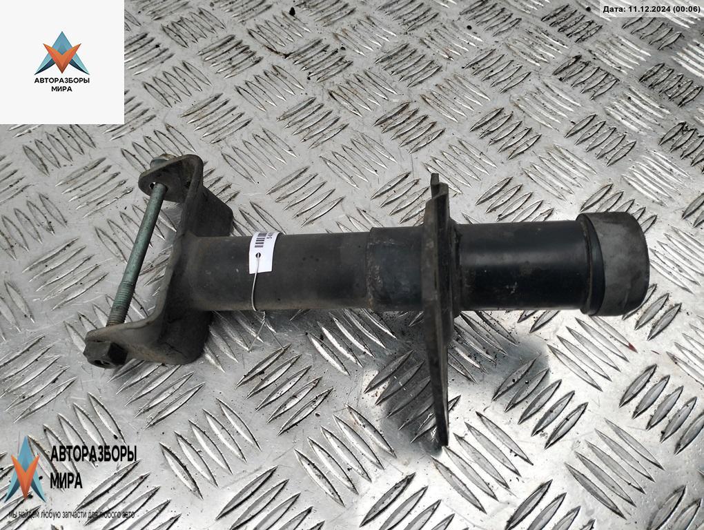 кронштейн (крепление) Volkswagen Passat B5 1998, 1.6 л., бензин, МКПП, красный, универсал, 3B0807133A - фото №1