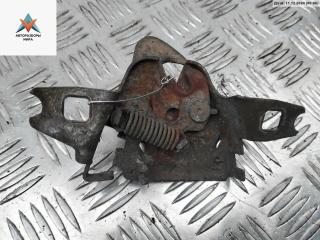 замок капота Volkswagen Caddy 2 поколение 1999, 1.9 л., дизель, МКПП, красный, фургон