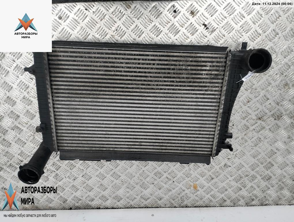 радиатор интеркулера Volkswagen Passat B6 2006, 2.0 л., дизель, МКПП, серый, универсал - фото №1