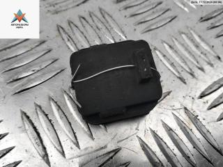 кронштейн радиатора Volkswagen Passat B5 [рестайлинг] 2004, 1.9 л., дизель, МКПП, чёрный, универсал, 8D0121276