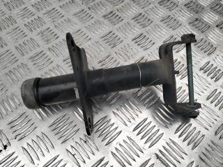 кронштейн (крепление) Volkswagen Passat B5 1998, 1.6 л., бензин, МКПП, красный, универсал, 3B0807134A