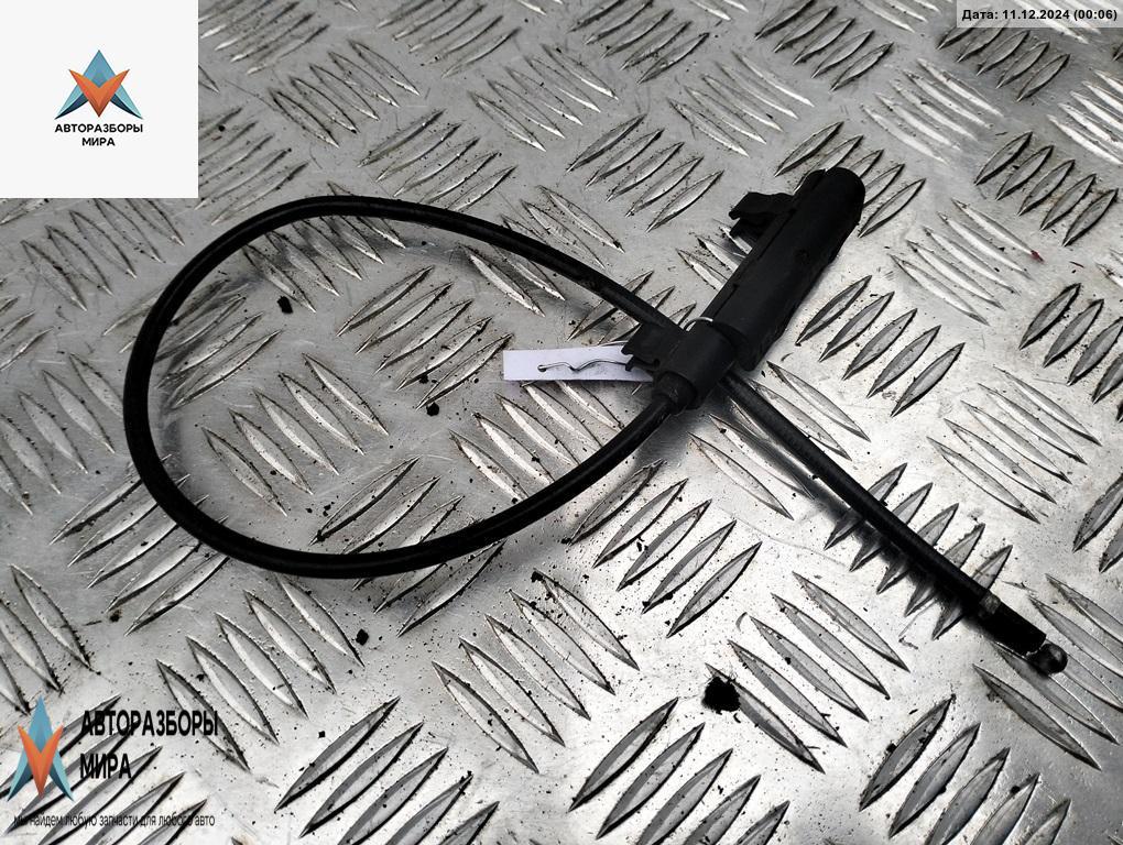 трос капота Volkswagen Passat B5 1998, 1.8 л., бензин, МКПП, синий, универсал, 3B1823535B - фото №1