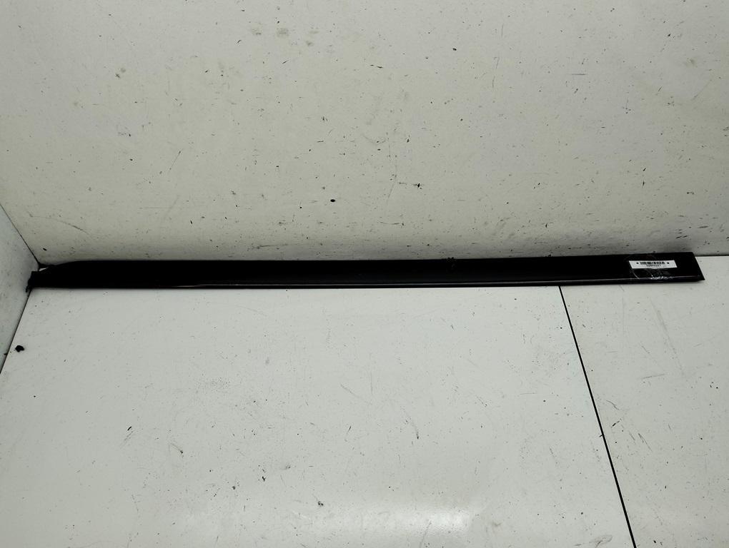 молдинг двери задней левой Volkswagen Touran 2012, 2.0 л., дизель, АКПП, чёрный, минивэн, 1T0853753